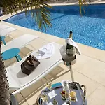 La 3*