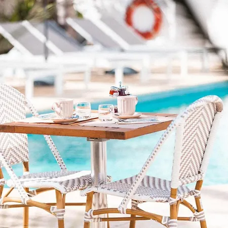 Otel La 3*