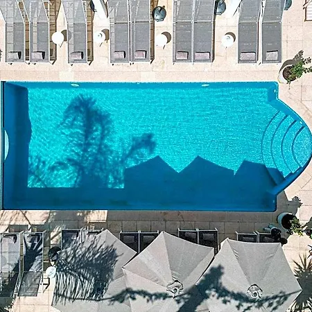 La Hotell 3*